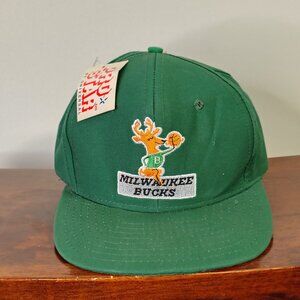 VINTAGE Milwaukee Bucks Hat Cap Snap Back Green Old Logo Pro Star NBA Mens